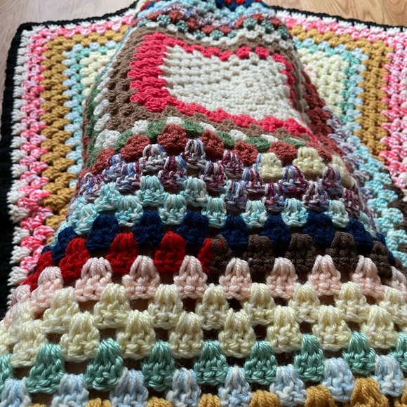 NWOT Lap Blanket, Hand Crocheted in Beautiful Multi-Color Yarn, Soft, 40x40 - Picture 8 of 8